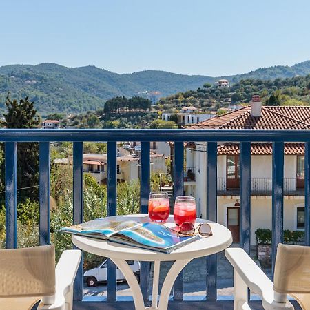 Aperitton Hotel Skopelos Town Exterior photo