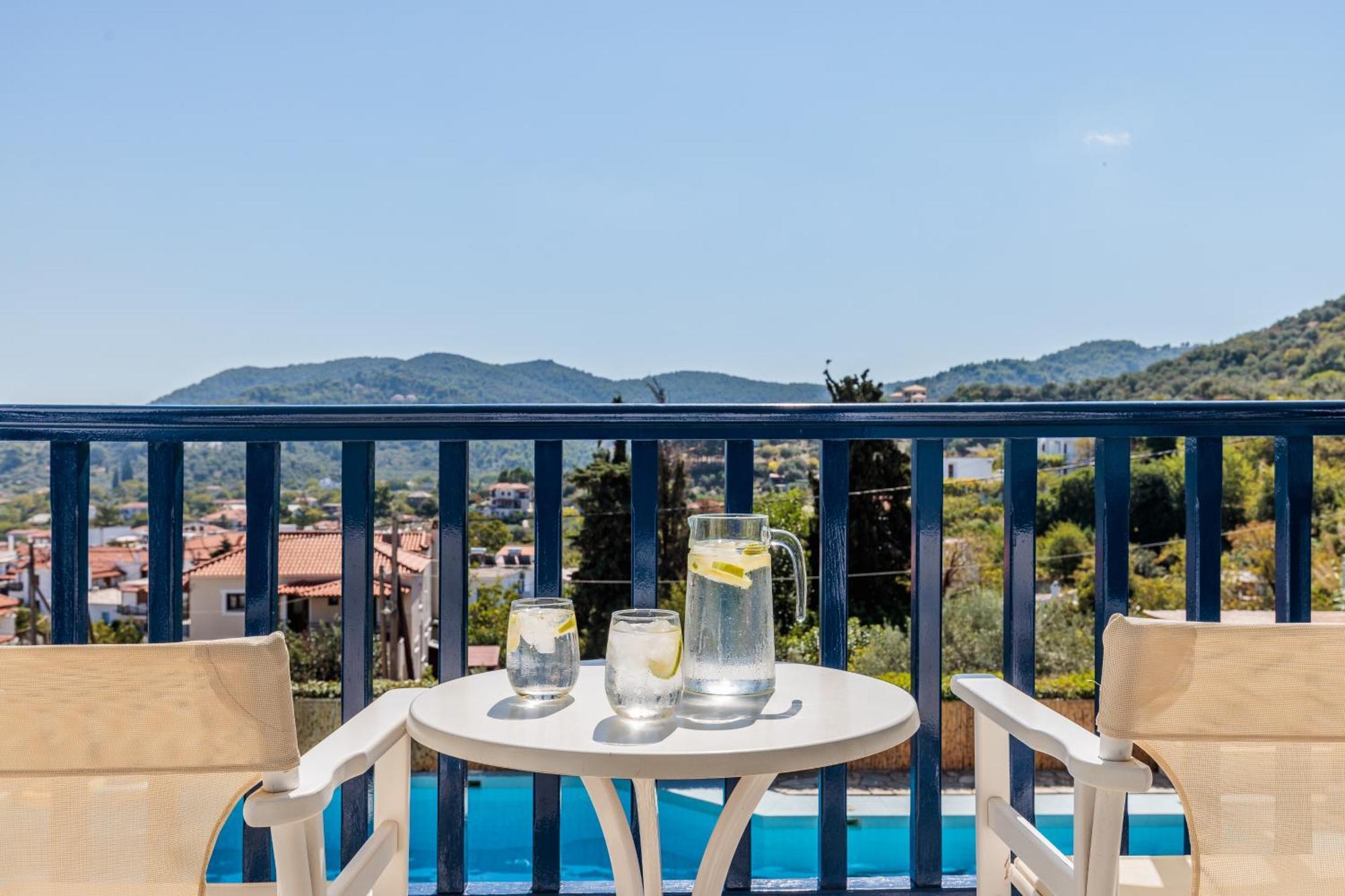 Aperitton Hotel Skopelos Town Exterior photo