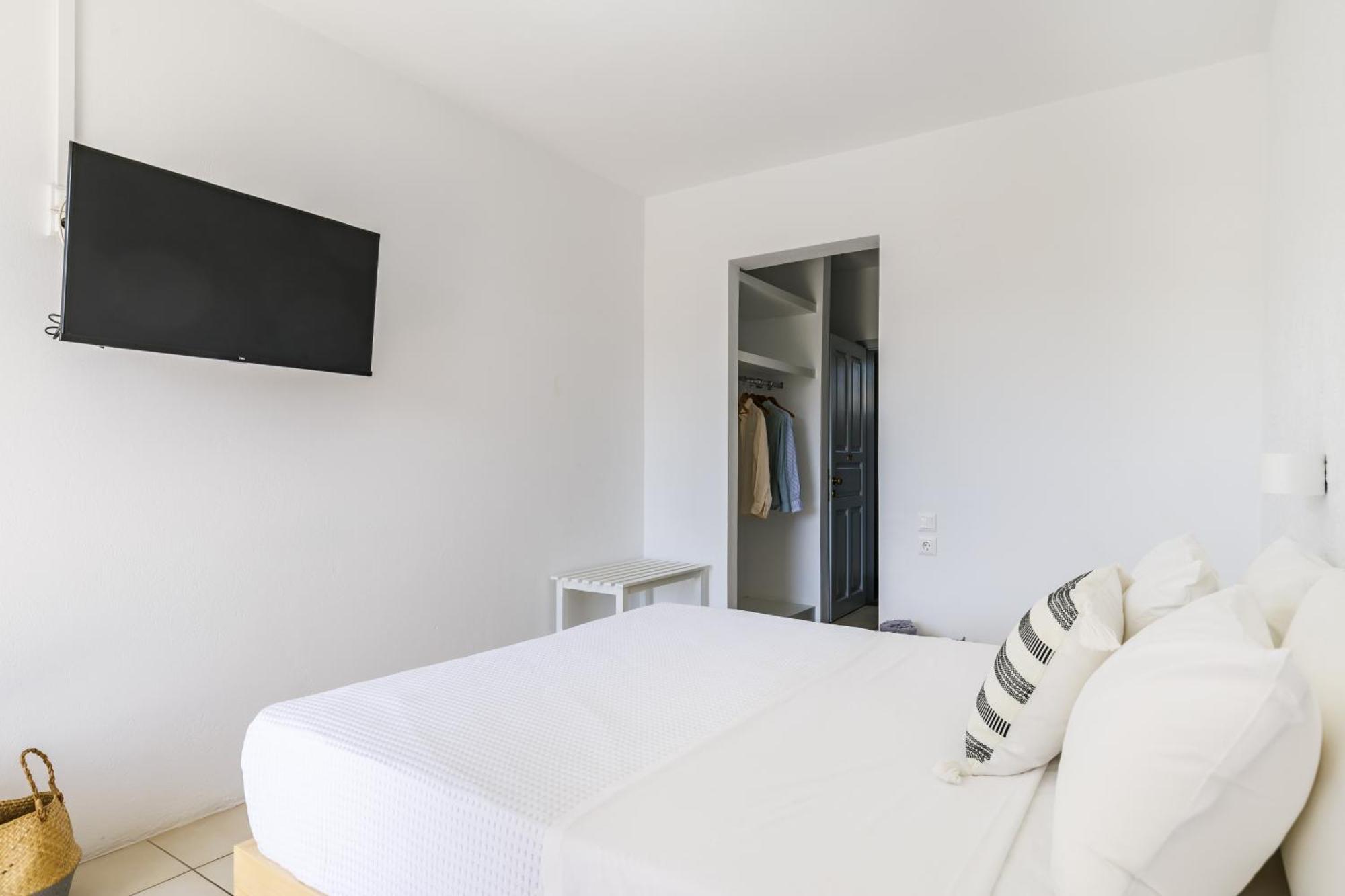 Aperitton Hotel Skopelos Town Exterior photo