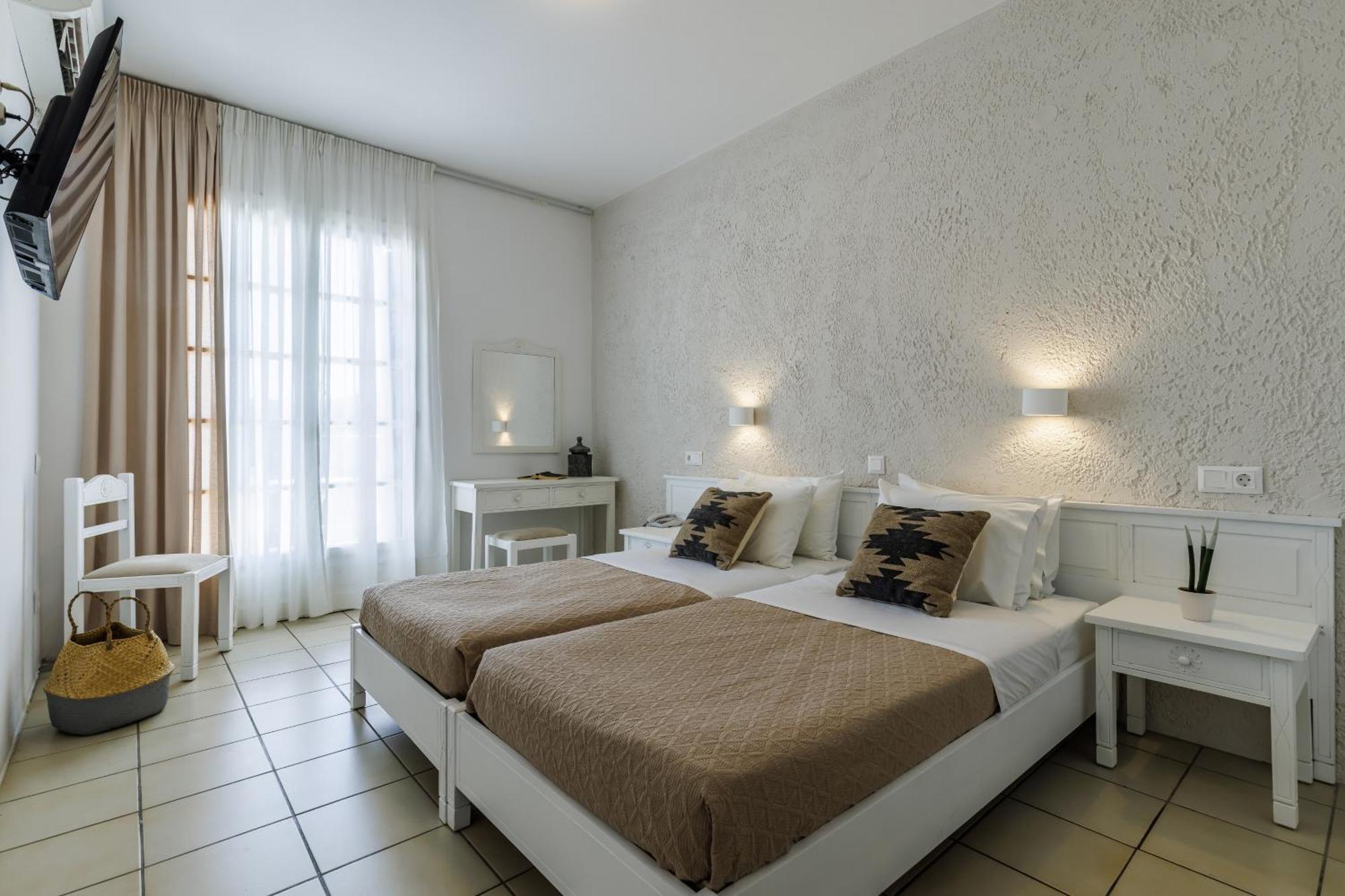 Aperitton Hotel Skopelos Town Exterior photo